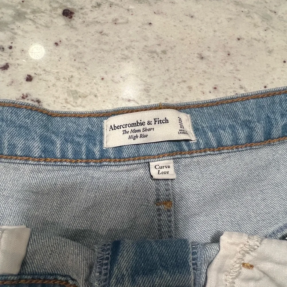 Abercrombie & Fitch Light Blue High-Waist Denim Jean Shorts - Picture 3 of 4